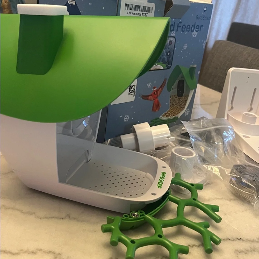 Green and White Smart Bird Feeder, NWT